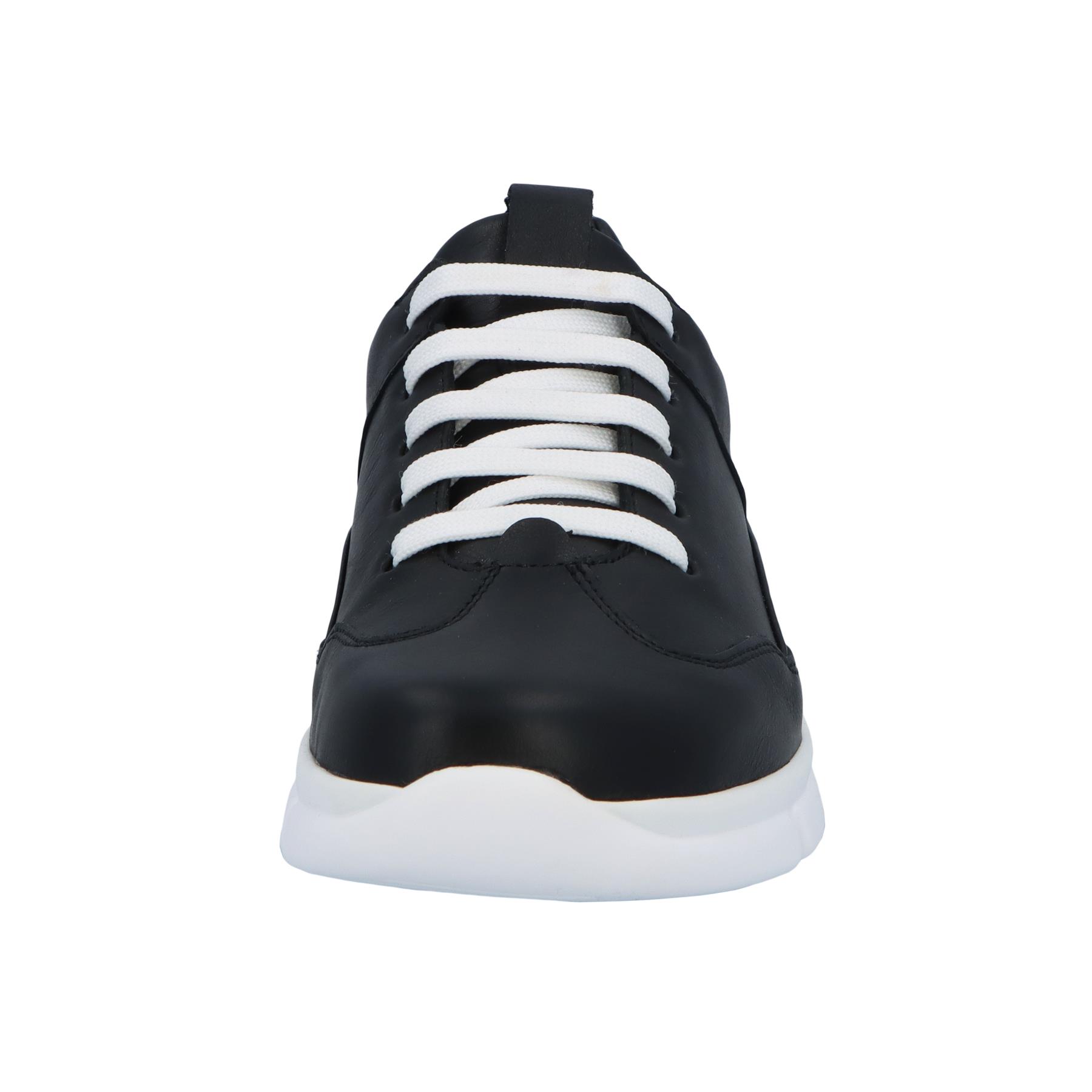 schwarze halbschuh vorderansicht