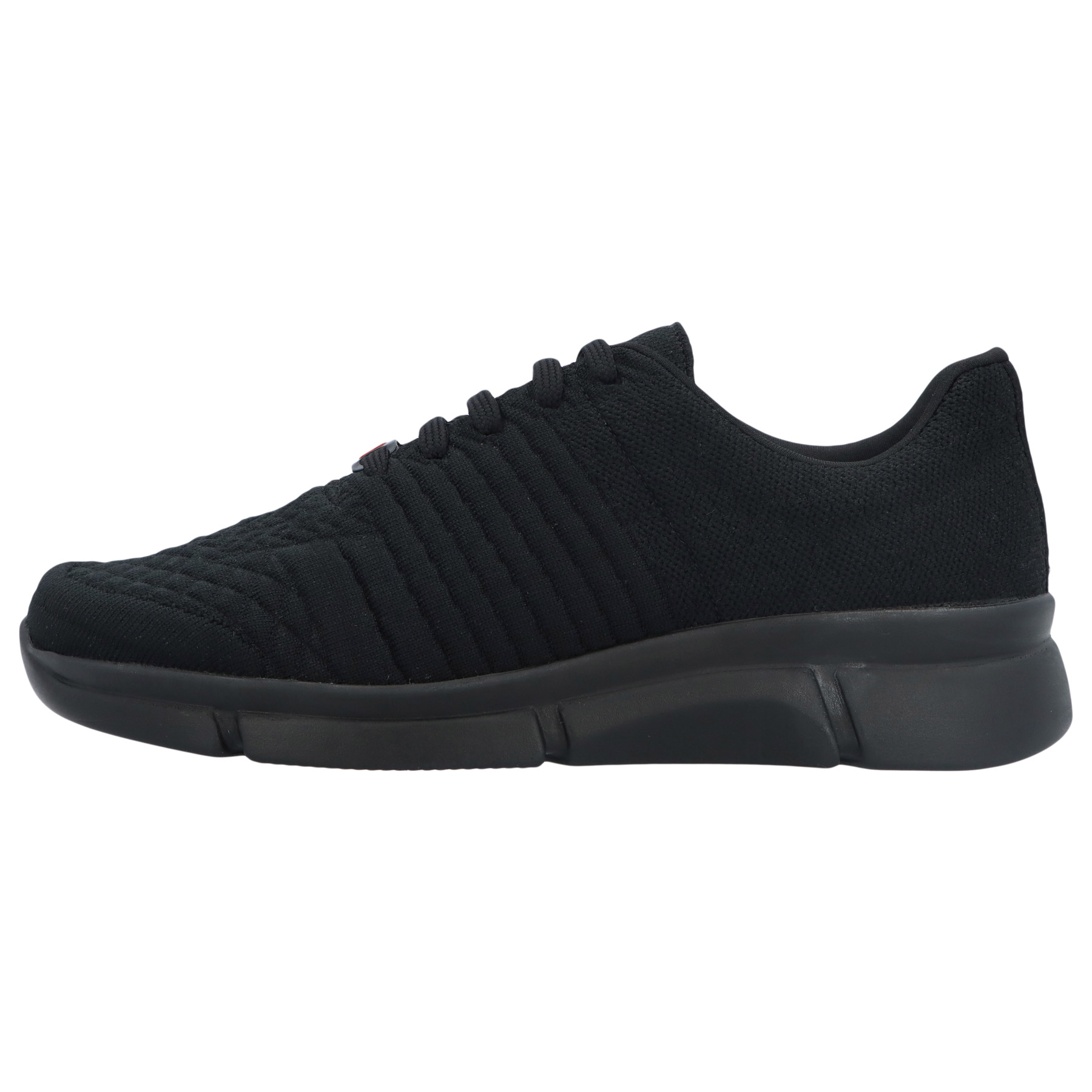 schwarze sneaker seitenansicht links