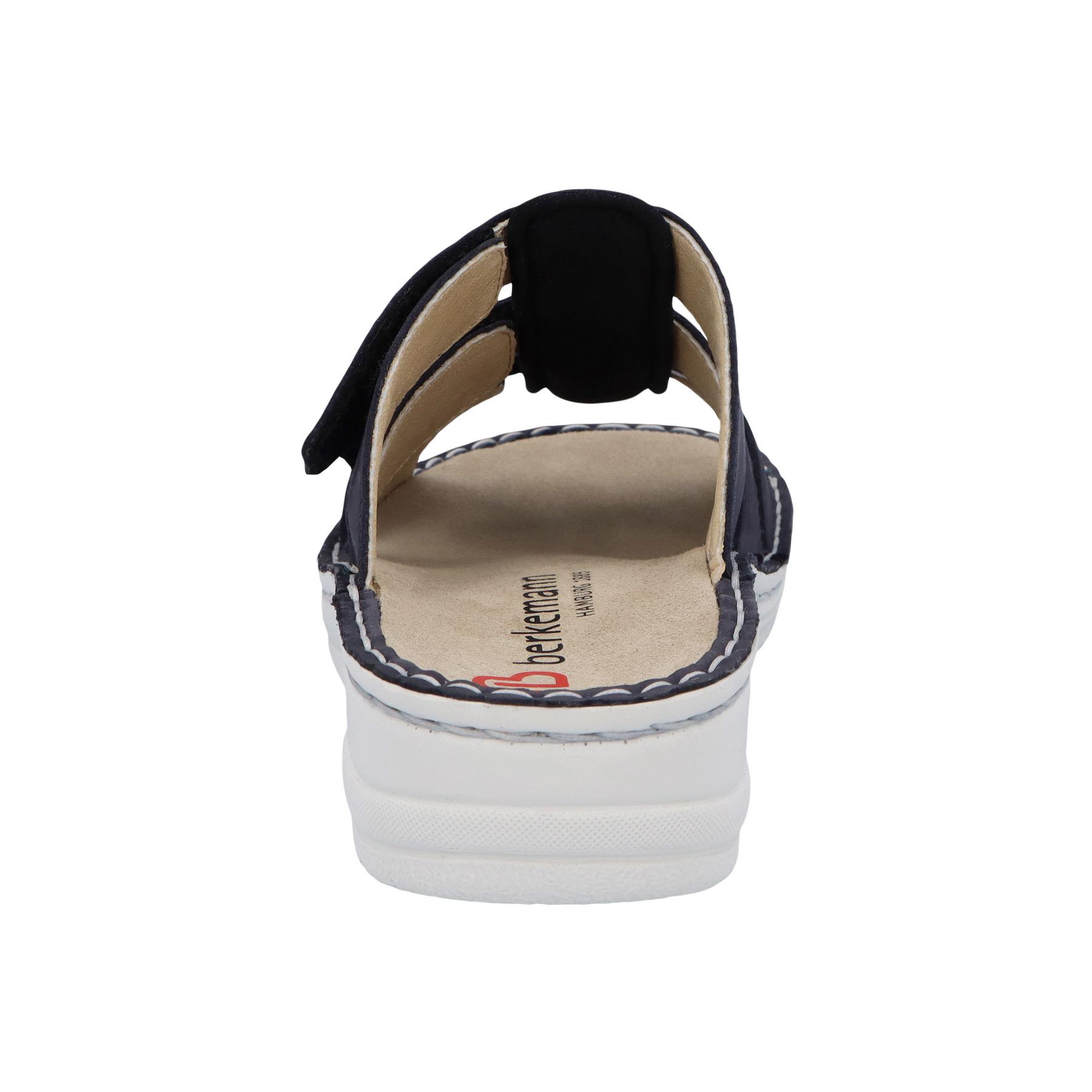 blaue pantolette hinteransicht