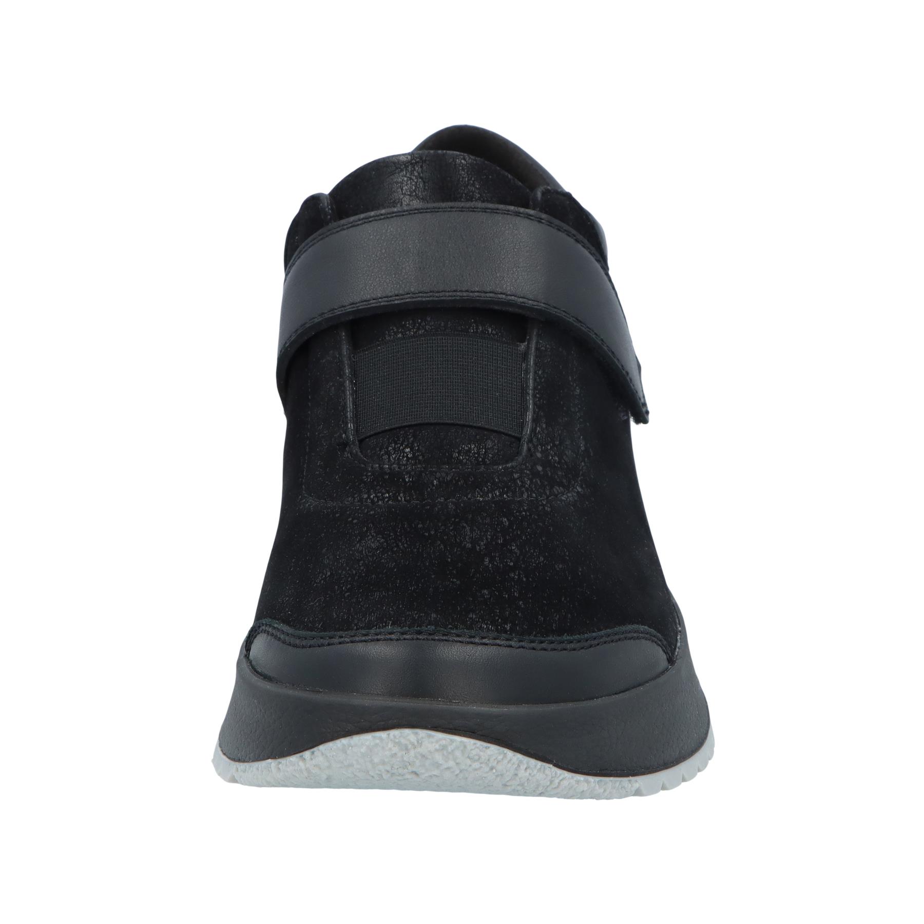 schwarze stiefeletten vorderansicht