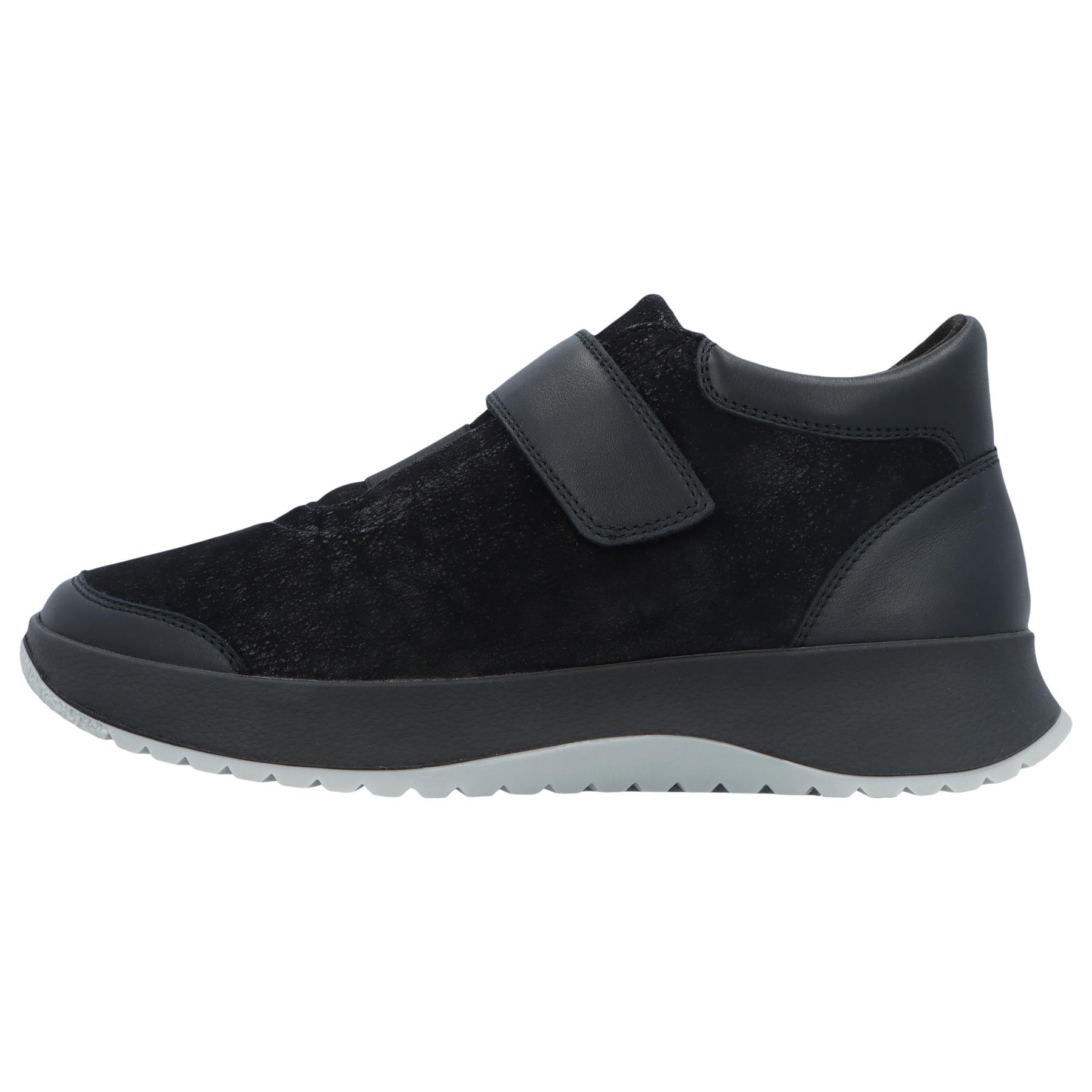 schwarze stiefeletten seitenansicht links