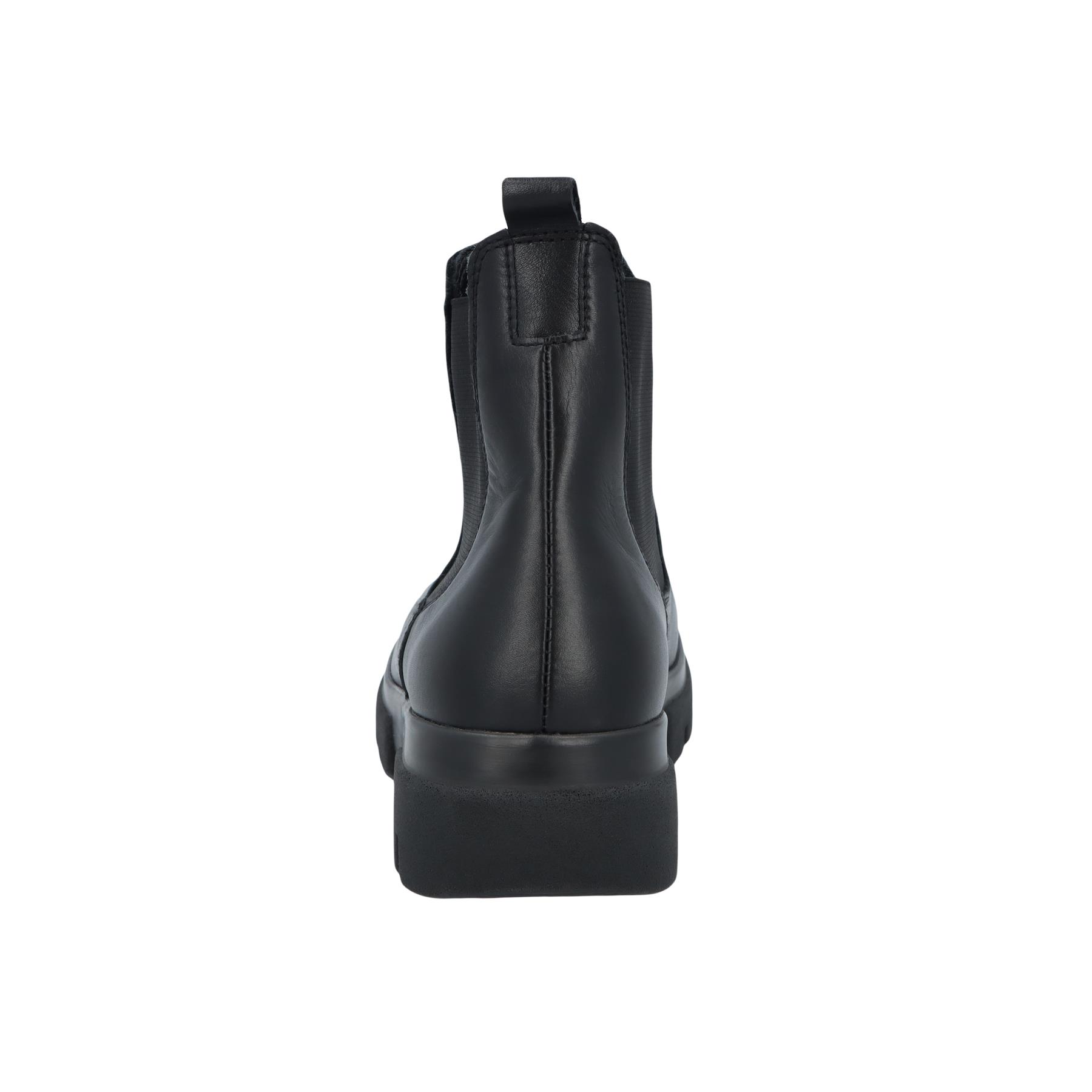 schwarze stiefeletten hinteransicht