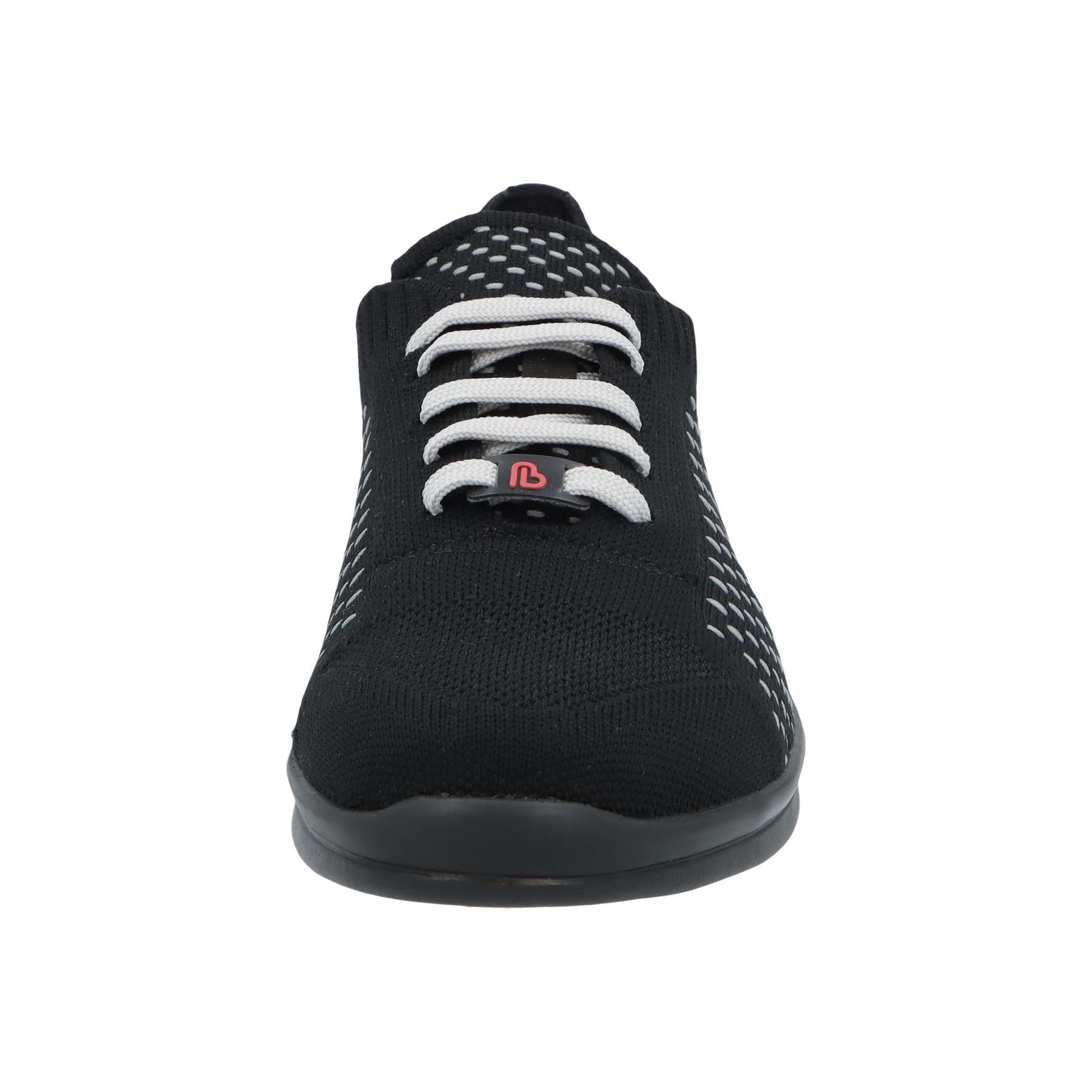 schwarze sneaker vorderansicht