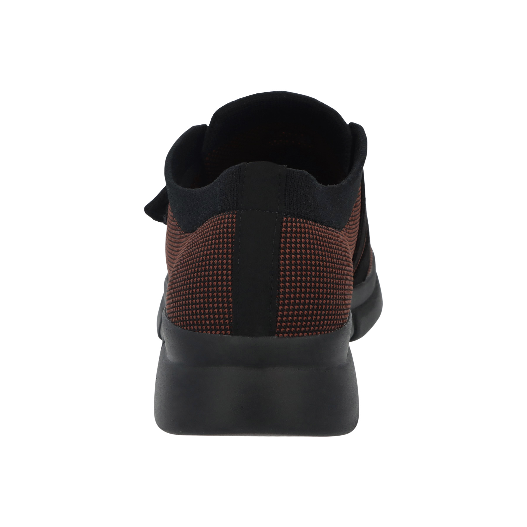 schwarze sneaker hinteransicht