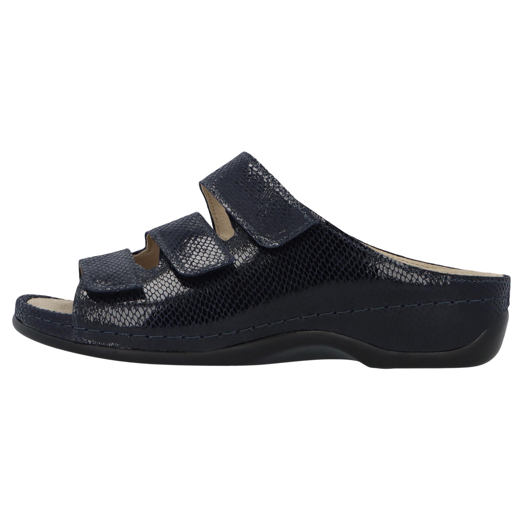 blaue pantolette seitenansicht links